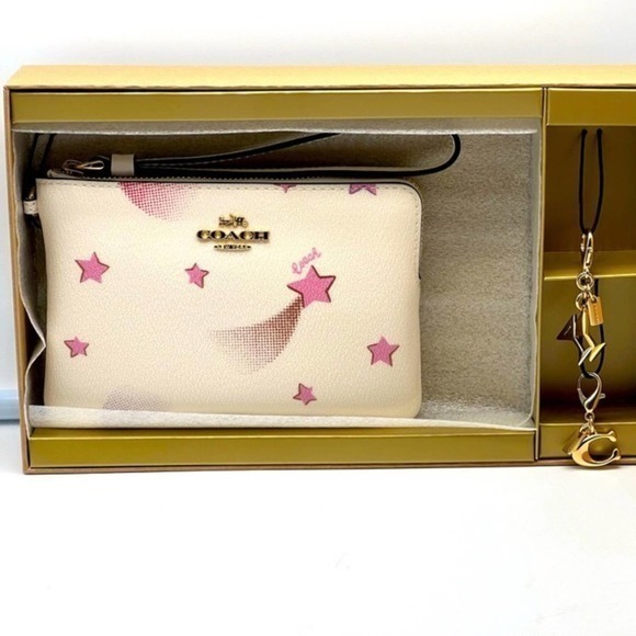 COACH new Boxed Corner Zip Wristlet Disco Star Print signature C&martini charm - Picture 1 of 14